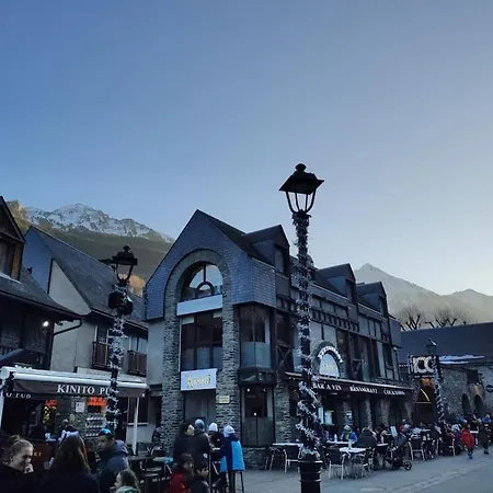 T2 Chaleureux St Lary Village Διαμέρισμα