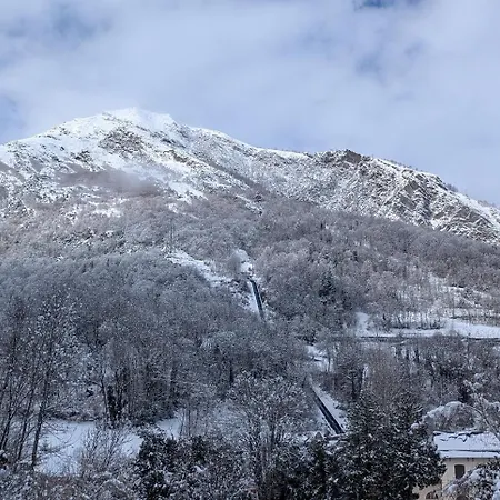 T2 Chaleureux St Lary Village Apartment *